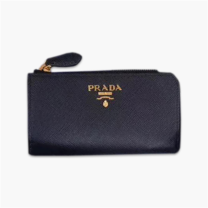 【原版皮】普拉达/Prada 钥匙包，车钥匙包，选用十字纹小牛皮裁制而成，点缀金色散字唛，简单实用，男女通用款，款号：1PP026