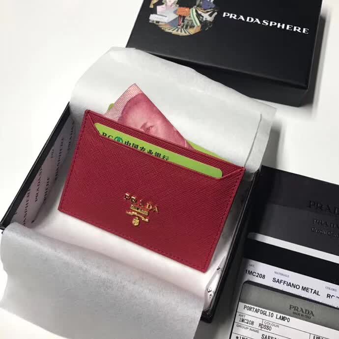 【原版皮】普拉达/Prada 卡包，选用十字纹牛皮裁制而成，精湛走线均匀整齐，油边顺滑，做工精致如图可见，款号：1MC208