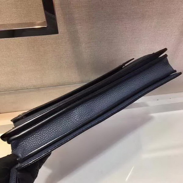 【原版皮】普拉达/Prada 男士手包，采用小牛皮材质，充分呈现充满现代感和阳刚之气的迷人魅力，颇具功能性，非常实用，款号：2VF018