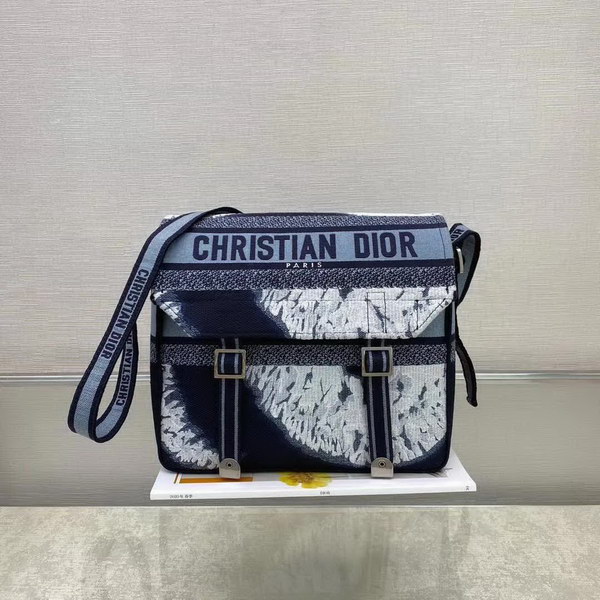 【原版皮】迪奥/Dior Camp邮差包，帆布面料舒适随意，最完美的一点是它除了斜挎外还能当背包，慵懒，复古风格，款号：M1271
