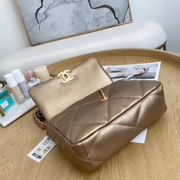 【原版皮】香奈儿/Chanel 19 Bag系列口盖包，采用轻盈绵柔质感山羊皮结合大菱格设计元素，链条拼接古金，古银，亮银，款号：AS1160