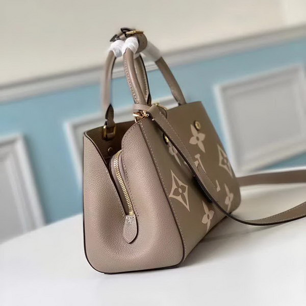 【原版皮】路易威登/LV Montaigne BB手袋，将Monogram图案先印染后压印于粒面皮革，与挺括线条相辅相成，有立体感的造型与精巧的内部设计，款号：M45489