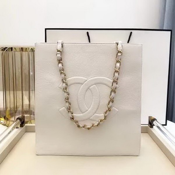 【原版皮】香奈儿/Chanel 大Logo全皮购物包，实用型设计理念，进口小牛皮，大容量，日常上班A4文件妥妥的，大小正好款式也不挑服装 ，休闲，裙装都可轻松驾驭，款号： AS1945