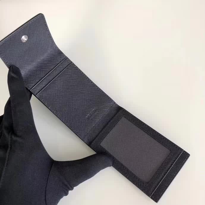 【原版皮】普拉达/Prada 钥匙包，车钥匙包，选用十字纹小牛皮镶嵌三角唛徽标，男女通用款，简单时尚，款号：1TT081