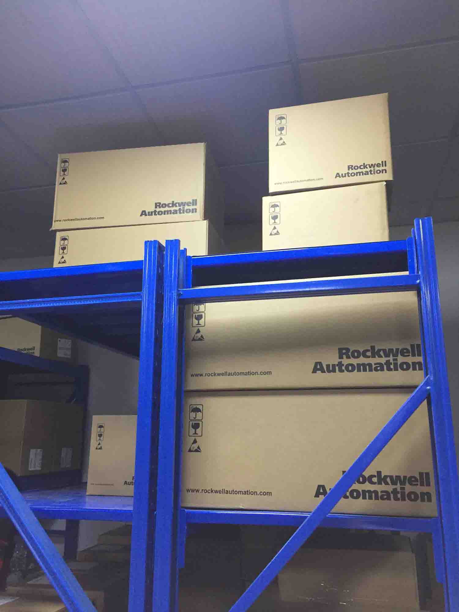 New sealed 5069-IB6F-3W Allen BradleyCompact 5000 3 Wire DC Input Module